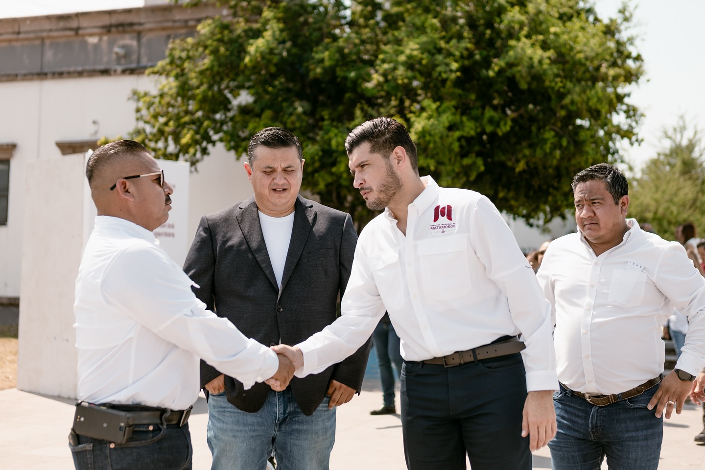 El Presidente Municipal de Matamoros, Beto Granados, entregó cámaras corporales a la Dirección de Tránsito local, impulsando la transparencia y el profesionalismo en la seguridad pública