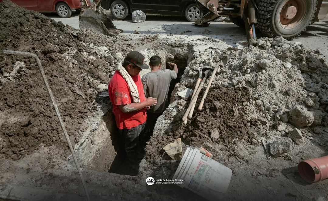 Gobierno de Matamoros mejora infraestructura sanitaria en colonia Playa Sol, realiza importante trabajo en diversos sectores