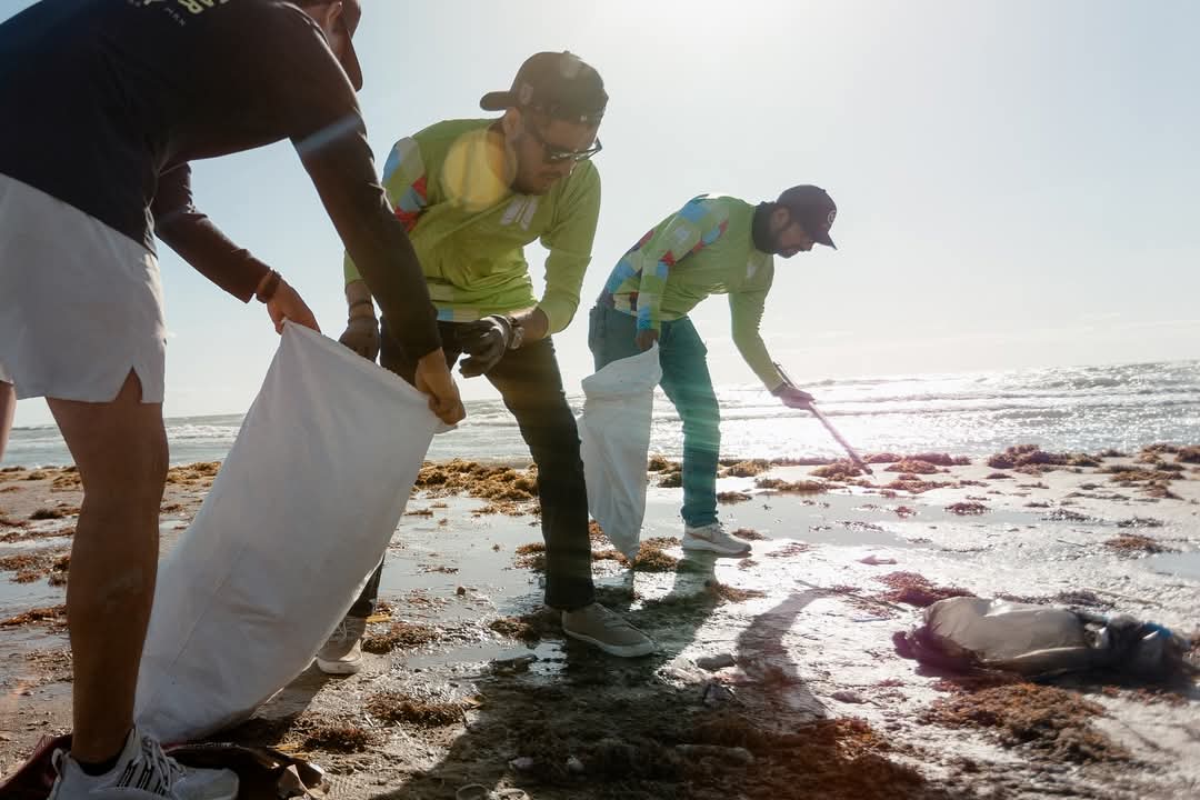 El alcalde Beto Granados lideró una jornada de limpieza en Playa Bagdad para prepararla ante la llegada de más de 200 mil visitantes en próximas semanas